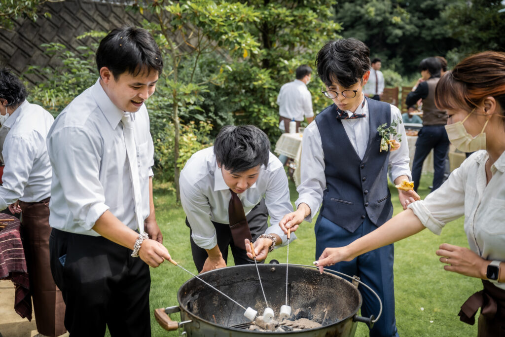 BBQウェディング みんなで焼きマシュマロ